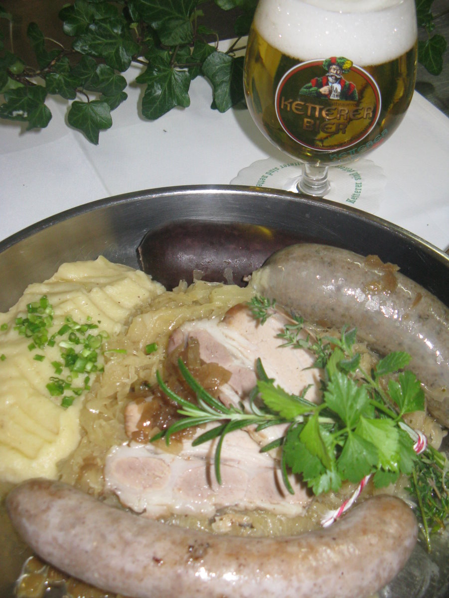 Schlachtplatte-Kulinarische-Spezialitaeten-Restaurant-hotel-adler-gasthof-fohrenbuehl