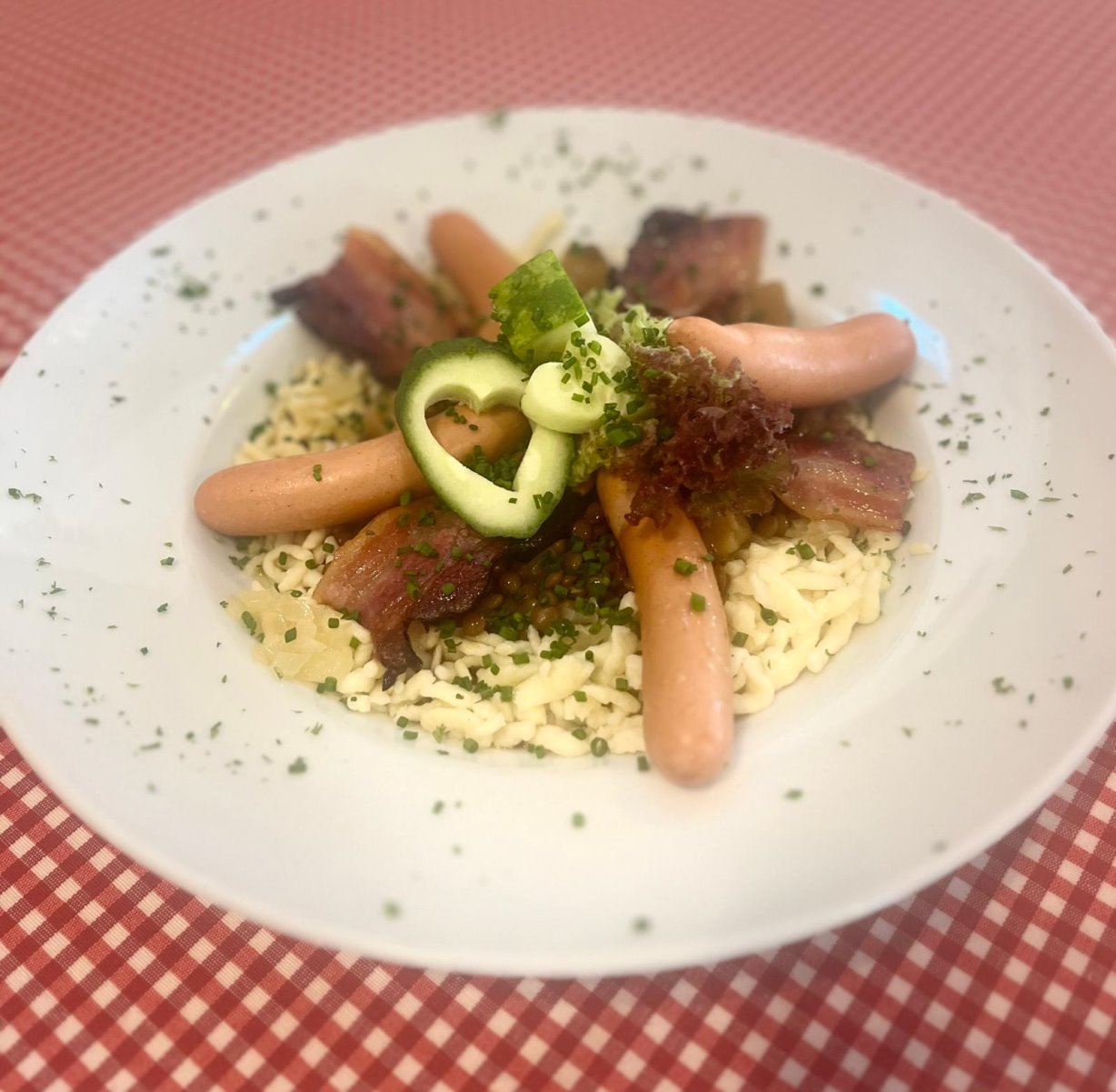 Schwaebische-Alblinden-Spaetzle-Speck-Restaurant-hotel-adler-gasthof-fohrenbuehl (3)